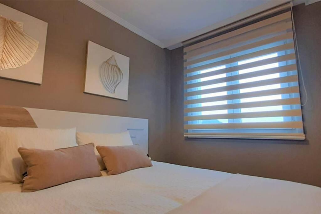 Apartamento Playa Foz Con Piscina Y Parking 010 Apartment Exterior photo