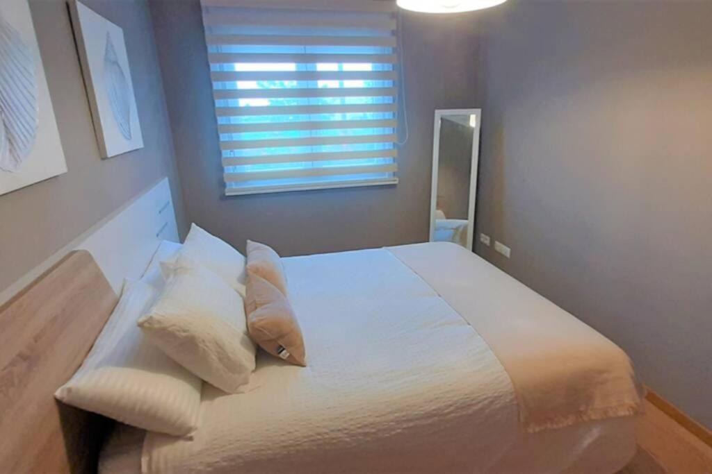 Apartamento Playa Foz Con Piscina Y Parking 010 Apartment Exterior photo